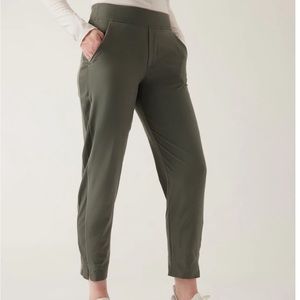 Athleta 16T Mountain Olive Brooklyn Lined Ankle Pant